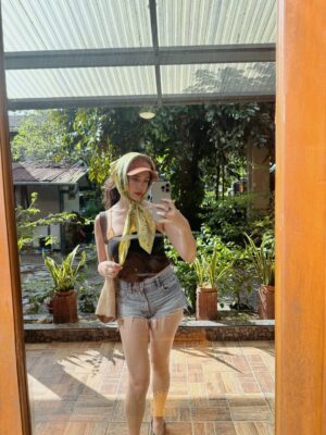 Sue Ramirez Instagram - ☀️🌊🐚🦀🌅🪸🧡✨

Take me back to Dec 2025 pls #LatePost