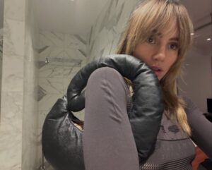 Actress Suki Waterhouse HD Photos and Wallpapers December 2025