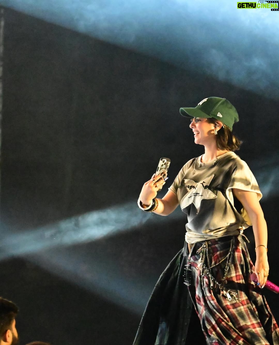 Sunanda Sharma - 586.6K Likes - IMAGINE LOOKING BACK ONE DAY
AND REALIZING 
YOU WERE BRAVE ENOUGH TO CHASE
THE LIFE YOU TRULY WANTED 
AND IT WORKED….

SHUKAR🙏🧿

Thanks @westudiojaipur 📸
@hind_dyno @_arnav.notfound_