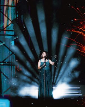 Sunidhi Chauhan Instagram - Out of captions 🤯

#IAmHome