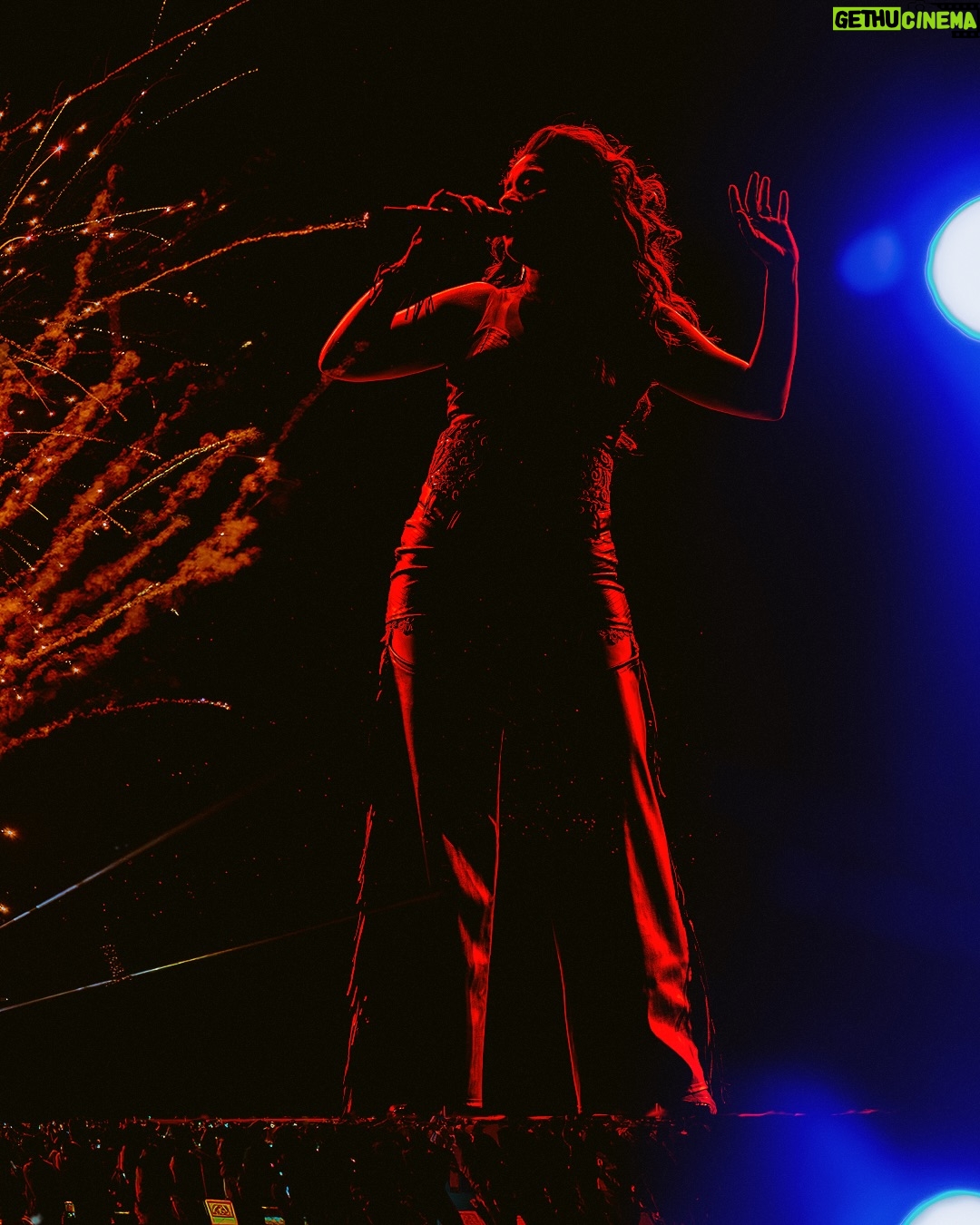 Sunidhi Chauhan - 92.7K Likes - Out of captions 🤯

#IAmHome