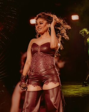 Sunidhi Chauhan Instagram - Out of captions 🤯

#IAmHome