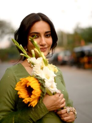 Surbhi Jyoti Instagram - Unfolding like a wild flower 🤍✨
.
.
.
.
.
.
Wearing @reshaindia 
📸 @iam_rajinamdar 
💄 @aafreenchowdhari.makeup 
Hair @hair_stylist_fatima 
Jewellery @ehsaasjewellery 
Via @stylingbyvictor
