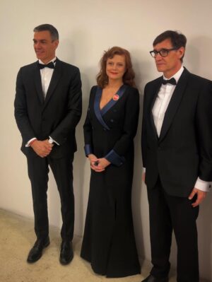 Susan Sarandon Instagram - Thank you @academiadecine for the beautiful, fun, & moving evening. I love Spain.