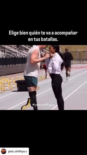 Suzette Bacó Instagram - Tod@s merecemos relaciones de pareja saludables, que estén sostenidas por el amor, el respeto, la admiración, la lealtad,  la confianza, la amistad, las conversaciones difíciles, los acuerdos, la comunicación, saber quien eres tú (sin roles y sin tu pareja), el afecto, el humor y el compromiso de querer estar. 

¡Eso na má! 😂😂😂😂

¡No tod@s las tienen, pero TOD@S las merecemos! 😉♥️

#relacionessaludables 
#coachprofesional