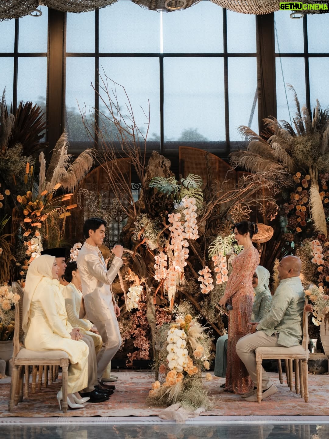 Syifa Hadju - 5.6 Million Likes - Even after the proposal, our hearts felt complete celebrating this engagement. Bringing our families together, surrounded by the people who love us most 🤍
21.01.26
••
Official Media Partner @thebridestory
Wedding Planner & Organizer @by.hilda
Venue @plataran.senayan
Photo @seenbysou @corneliuswisana
Video @seenbysou @anthonysetiawan12
Decoration  @rangkai_riefinka
Entertainments @vd_entertainments
Lighting & Sound System  @milia_msl_wedding
MC @ankatama
Seserahan @babagi.gifts
Syifa’s MUA & Hair do  @rhay_david @jooehair
El & Syifa’s Attire @studioboh
Fabric Attire @bindusamtani
Syifa’s Accessories @tuloladesigns @tulolabridal
El’s MUA & Grooming @ryanogilvy @chikievers
El’s Shoes @mariominardi_official
Fashion Stylist @wanda_haraa
Beauty Bar @linneabeautybar_id
Digital Invitation & RSVP @sayyes.rsvp
Photo booth @lolphotobooth.co
Hand Bouquet Seserahan @bloomingeliseflowers
Content Creator @by.firstlook

#thELastforSYIFA