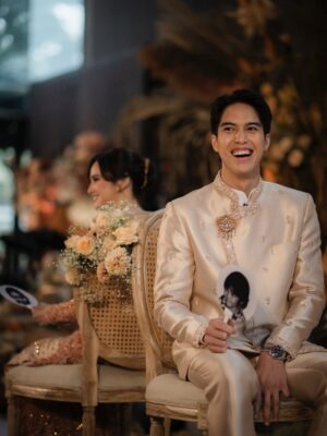 Syifa Hadju Instagram - Even after the proposal, our hearts felt complete celebrating this engagement. Bringing our families together, surrounded by the people who love us most 🤍
21.01.26
••
Official Media Partner @thebridestory
Wedding Planner & Organizer @by.hilda
Venue @plataran.senayan
Photo @seenbysou @corneliuswisana
Video @seenbysou @anthonysetiawan12
Decoration @rangkai_riefinka
Entertainments @vd_entertainments
Lighting & Sound System @milia_msl_wedding
MC @ankatama
Seserahan @babagi.gifts
Syifa’s MUA & Hair do @rhay_david @jooehair
El & Syifa’s Attire @studioboh
Fabric Attire @bindusamtani
Syifa’s Accessories @tuloladesigns @tulolabridal
El’s MUA & Grooming @ryanogilvy @chikievers
El’s Shoes @mariominardi_official
Fashion Stylist @wanda_haraa
Beauty Bar @linneabeautybar_id
Digital Invitation & RSVP @sayyes.rsvp
Photo booth @lolphotobooth.co
Hand Bouquet Seserahan @bloomingeliseflowers
Content Creator @by.firstlook
#thELastforSYIFA
