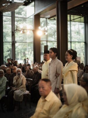 Syifa Hadju Instagram - Even after the proposal, our hearts felt complete celebrating this engagement. Bringing our families together, surrounded by the people who love us most 🤍
21.01.26
••
Official Media Partner @thebridestory
Wedding Planner & Organizer @by.hilda
Venue @plataran.senayan
Photo @seenbysou @corneliuswisana
Video @seenbysou @anthonysetiawan12
Decoration @rangkai_riefinka
Entertainments @vd_entertainments
Lighting & Sound System @milia_msl_wedding
MC @ankatama
Seserahan @babagi.gifts
Syifa’s MUA & Hair do @rhay_david @jooehair
El & Syifa’s Attire @studioboh
Fabric Attire @bindusamtani
Syifa’s Accessories @tuloladesigns @tulolabridal
El’s MUA & Grooming @ryanogilvy @chikievers
El’s Shoes @mariominardi_official
Fashion Stylist @wanda_haraa
Beauty Bar @linneabeautybar_id
Digital Invitation & RSVP @sayyes.rsvp
Photo booth @lolphotobooth.co
Hand Bouquet Seserahan @bloomingeliseflowers
Content Creator @by.firstlook
#thELastforSYIFA