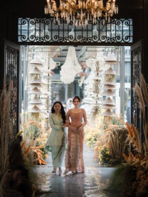 Syifa Hadju Instagram - Even after the proposal, our hearts felt complete celebrating this engagement. Bringing our families together, surrounded by the people who love us most 🤍
21.01.26
••
Official Media Partner @thebridestory
Wedding Planner & Organizer @by.hilda
Venue @plataran.senayan
Photo @seenbysou @corneliuswisana
Video @seenbysou @anthonysetiawan12
Decoration @rangkai_riefinka
Entertainments @vd_entertainments
Lighting & Sound System @milia_msl_wedding
MC @ankatama
Seserahan @babagi.gifts
Syifa’s MUA & Hair do @rhay_david @jooehair
El & Syifa’s Attire @studioboh
Fabric Attire @bindusamtani
Syifa’s Accessories @tuloladesigns @tulolabridal
El’s MUA & Grooming @ryanogilvy @chikievers
El’s Shoes @mariominardi_official
Fashion Stylist @wanda_haraa
Beauty Bar @linneabeautybar_id
Digital Invitation & RSVP @sayyes.rsvp
Photo booth @lolphotobooth.co
Hand Bouquet Seserahan @bloomingeliseflowers
Content Creator @by.firstlook
#thELastforSYIFA