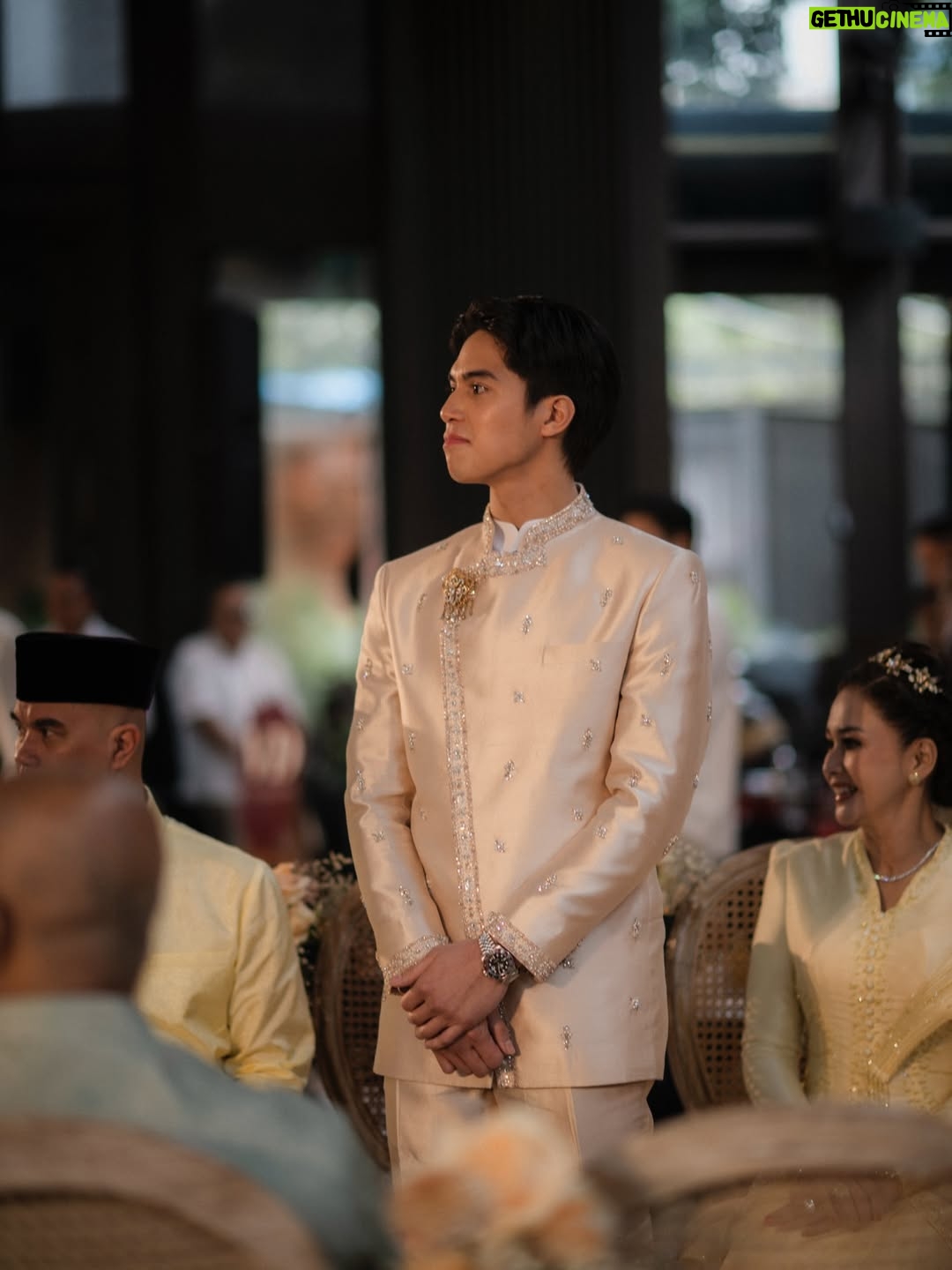 Syifa Hadju - 5.6 Million Likes - Even after the proposal, our hearts felt complete celebrating this engagement. Bringing our families together, surrounded by the people who love us most 🤍
21.01.26
••
Official Media Partner @thebridestory
Wedding Planner & Organizer @by.hilda
Venue @plataran.senayan
Photo @seenbysou @corneliuswisana
Video @seenbysou @anthonysetiawan12
Decoration  @rangkai_riefinka
Entertainments @vd_entertainments
Lighting & Sound System  @milia_msl_wedding
MC @ankatama
Seserahan @babagi.gifts
Syifa’s MUA & Hair do  @rhay_david @jooehair
El & Syifa’s Attire @studioboh
Fabric Attire @bindusamtani
Syifa’s Accessories @tuloladesigns @tulolabridal
El’s MUA & Grooming @ryanogilvy @chikievers
El’s Shoes @mariominardi_official
Fashion Stylist @wanda_haraa
Beauty Bar @linneabeautybar_id
Digital Invitation & RSVP @sayyes.rsvp
Photo booth @lolphotobooth.co
Hand Bouquet Seserahan @bloomingeliseflowers
Content Creator @by.firstlook

#thELastforSYIFA