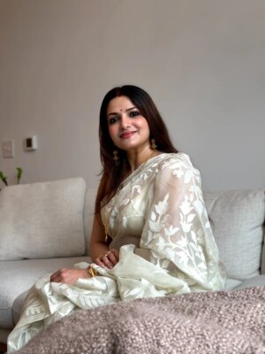 Tanushree Chakraborty Instagram - সকলকে জানাই সরস্বতী পূজোর অনেক শুভেচ্ছা☺

শুভ সরস্বতী পূজা 🙏🏻

#happysaraswatipuja #2026❤️ #explore #trending #trending