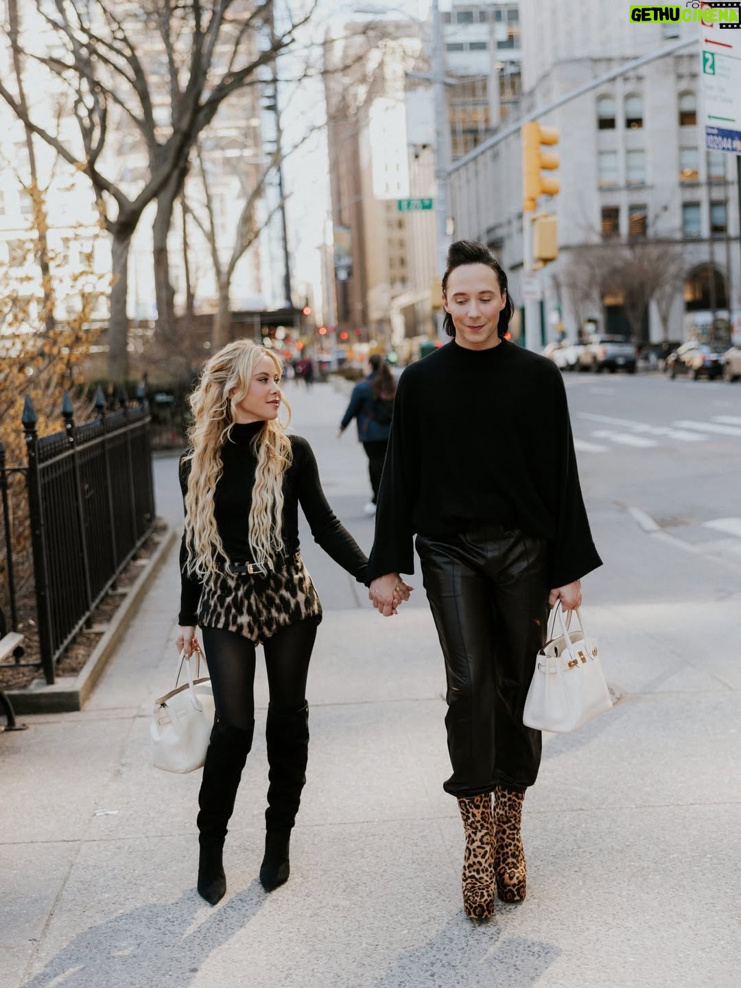 Tara Lipinski - 101.5K Likes - Little jaunt to NYC. So excited for what’s to come ✨🐆🐆

Styled by @shelbydeestyle @thealexandraarnold 📸