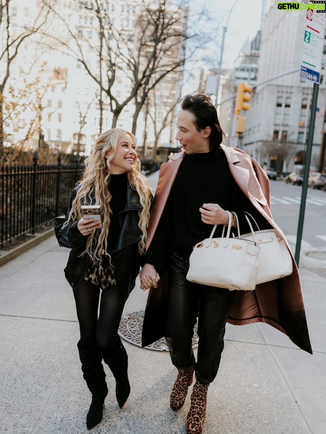 Tara Lipinski - 101.5K Likes - Little jaunt to NYC. So excited for what’s to come ✨🐆🐆

Styled by @shelbydeestyle @thealexandraarnold 📸
