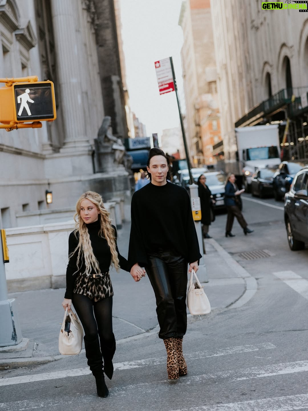 Tara Lipinski - 101.5K Likes - Little jaunt to NYC. So excited for what’s to come ✨🐆🐆

Styled by @shelbydeestyle @thealexandraarnold 📸