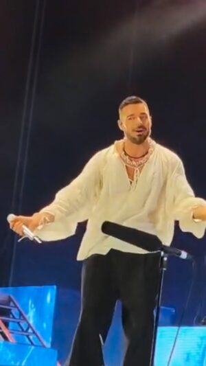 Tatiana Instagram - Nos fuimos a ver a @ricky_martin , gracias Joselo hermoso siempre por tu amistad y atenciones , la gozamos !!! #concierto #rickymartin #amigas #hercules #megara