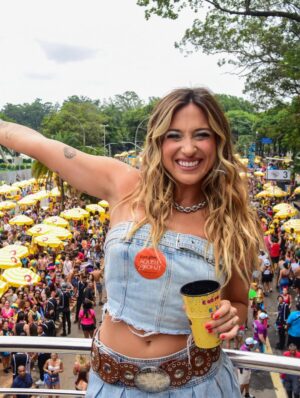 Tatiana Dias Instagram - É que o @blococarnalau é diferente né 🔥❤️‍🔥