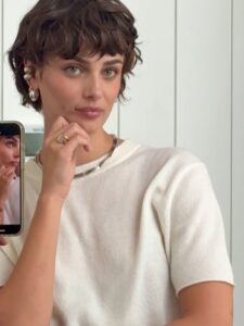 Actress Taylor Hill HD Photos and Wallpapers January 2026
