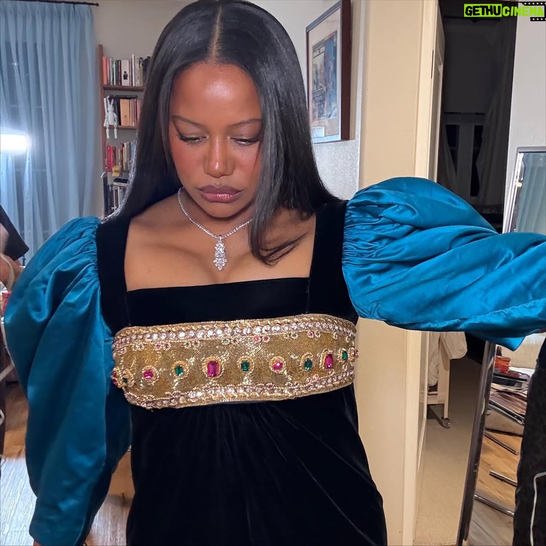 Taylour Paige - 43.3K Likes - Beyond beautiful evening with @baby2baby one in two families can’t afford diapers. DIAPERS. thank you  beautiful @kellysawyer and @norahweinstein for your example and the community you’ve built. It is breathtaking. There is so much to be done and we can!!