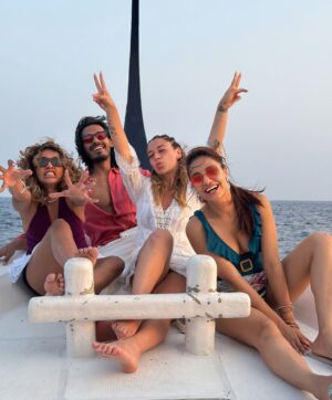Tejaswi Madivada Instagram - The alliance even WE didn’t see coming. 😎
📍: @raayamaldives
