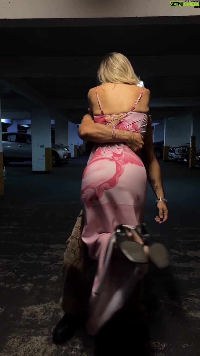 Tere Kuster - 4K Likes - ♥️ Yo si sé que tienen tus ojos, ternura, bondad y una autenticidad especial, que tú ingenuidad y tu buen corazón brillen siempre como solo vos sabes hacerlo, para seguir iluminándonos a quienes tenemos la bendición de tenerte cerca, soy muy afortunado de estar a tu lado y que me elijas dia a día para caminar, reír,llorar y “bailar” juntos.🤭 Féliz Pumpleeeeañoosss Mariuuu de mi vida! 
🪢🧩♥️Amo Yo @tere_kuster 🫀