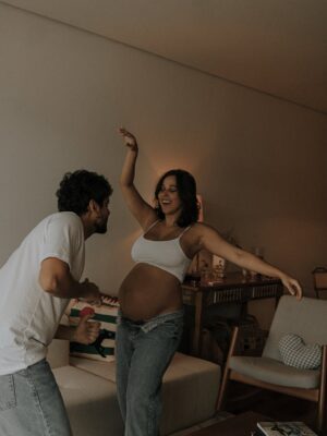 Thati Lopes Instagram - Mais um clássico! Ensaio gestante! 
Últimos momentos de Elisa nessa barriga! 
📸 @joyblancfotografia