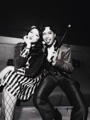 Tiara Andini Instagram - judges yang tidak memutarkan kursinya untukku tapi duet bersamaku ini adalah orang BAIK. sebaik baiknya orang kak vidi. pertama kali ketemu degdegan banget tapi pas ngobrol kaya orang udah kenal lama.. selera humornya, moodnya, cara bicaranya selalu bikin orang seneng ada di dekat dia
sekarang kalo aku butuh apa apa ngabarin siapa kak? 
aku beruntung banget bisa kenal kak vidi
banyak banget yang sayang kak vidi🤍🤍🤍
al fatihah