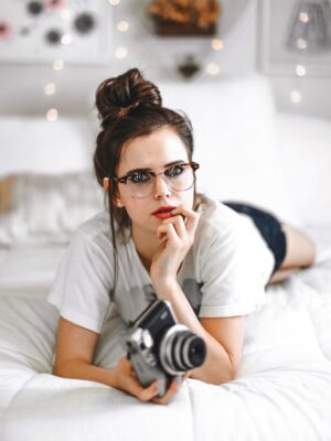 Tiffany Alvord Instagram - 💫 The year is 2016.. the era of Pinterest inspired photo-shoots, touring, & good ole’ YouTube days 💕 #2016 

So much has changed yet it feels like yesterday! 

And yes I’m still stuck in the “my instagram needs an aesthetic state of mind.” 😂 still trying to rewire that Instagram is video driven now bc to me Instagram = 2016 insta. 🙈🫠