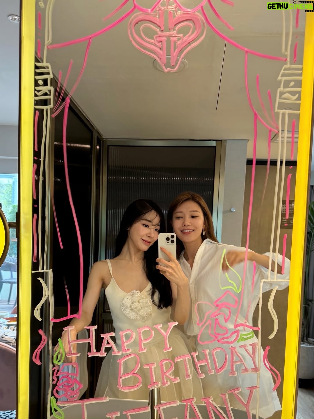 Tiffany Young - 548.5K Likes - february finale 🩷