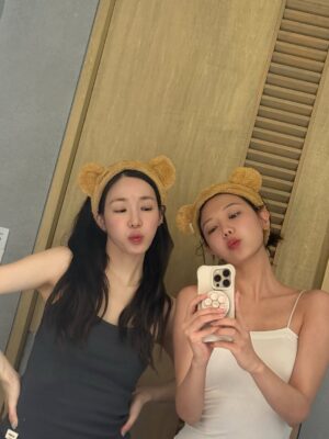 Tiffany Young Instagram - february finale 🩷