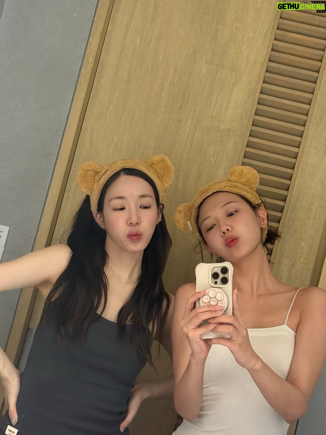 Tiffany Young - 548.5K Likes - february finale 🩷