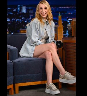 Tina Friml Instagram - I 💙 @jimmyfallon! My cheeks hurts from sporting this face the entire evening. What a mighty return!
Thank you xx @michaelcox1 and @fallontonight #fallontonight
Todd Owyoung/NBC @toddowyoung
