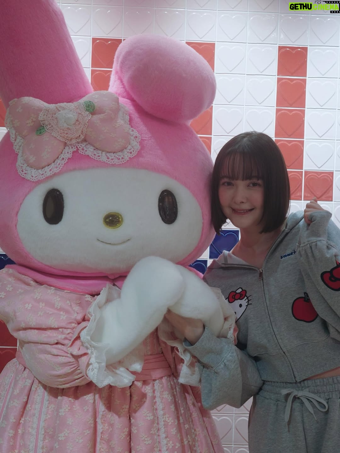 Tina Tamashiro - 32.5K Likes - 🤍sanrio house🤍

3/6にsanrio houseがオープンするという事で、遊びに行ってきました🫶🏻

マッシュプロデュースのサンリオハウスには、
たくさんのアイテムがあり、洋服はもちろん、バスボム、スカルプブラシまで🥹

わたしはサンリオの理念にも深く共感していて
キャラクター達も昔から大好きなので、まさに癒しの空間でした🤝🏻

姫として君臨しているのはキティちゃんですが、ここ数年の私の推しキャラはこぎみゅんです、、、こぎみゅんかわいすぎる、、、
こぎみゅんは小麦粉の妖精なのに、おにぎりに憧れています。。。なんで？愛しい。。。でもなれないものなんてないよね🥹

あとピアノちゃんのフォルムも好き。

とにかく爆買いを完了して大満足❣️
あ、こういうの欲しかった、とときめきながら、大人の皆さんにこそぴったりのものが見つかるはずです。

マイメロちゃんとキティちゃんにも会えた🥰

#sanriohouse
#サンリオハウス
#PR
@mash_sanriohouse_official

オープン情報🍎
* ルミネ新宿 ルミネ2店：3月6日（金）午前11時
* オフィシャルオンラインストア：3月6日（金）午前11時
* USAGI ONLINE、MASH STORE:3月6日（金）正午
* ZOZOTOWN：3月11日（水）
* 当面の間、ルミネ新宿 ルミネ2店へのご来店は公式LINEでの事前予約制です。

I visited Sanrio House ahead of its opening on March 6. 🫶🏻
I’ve always loved Sanrio characters and really resonate with their philosophy, so it felt like such a healing space.

Hello Kitty is the queen, of course—but my recent favorite is Cogimyun. She’s a flour fairy who dreams of becoming an onigiri… why is that so cute? 🥹

Also love the shape of My Sweet Piano.

I ended up buying way too much and left very happy.
There are so many items—you’ll definitely find something, especially if you’re an adult Sanrio fan.

And I even got to meet My Melody and Hello Kitty. 🥰