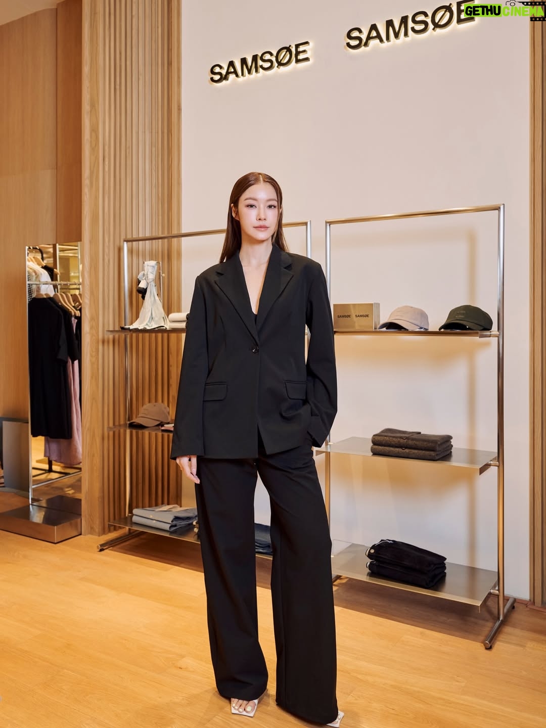 Tipnaree Weerawatnodom - 362K Likes - Scandinavian minimalism meets the energy of Bangkok.
 
‘SIGHTSEEING’ – Spring Summer 2026 explores curiosity and discovery, anchored by classic travel props and the season’s map. Discover Samsøe Samsøe on 3rd Floor at Central Chidlom and on the Central App.
 
@samsoesamsoe @centraldepartmentstore @centralchidlom
#SamsoeSamsoe