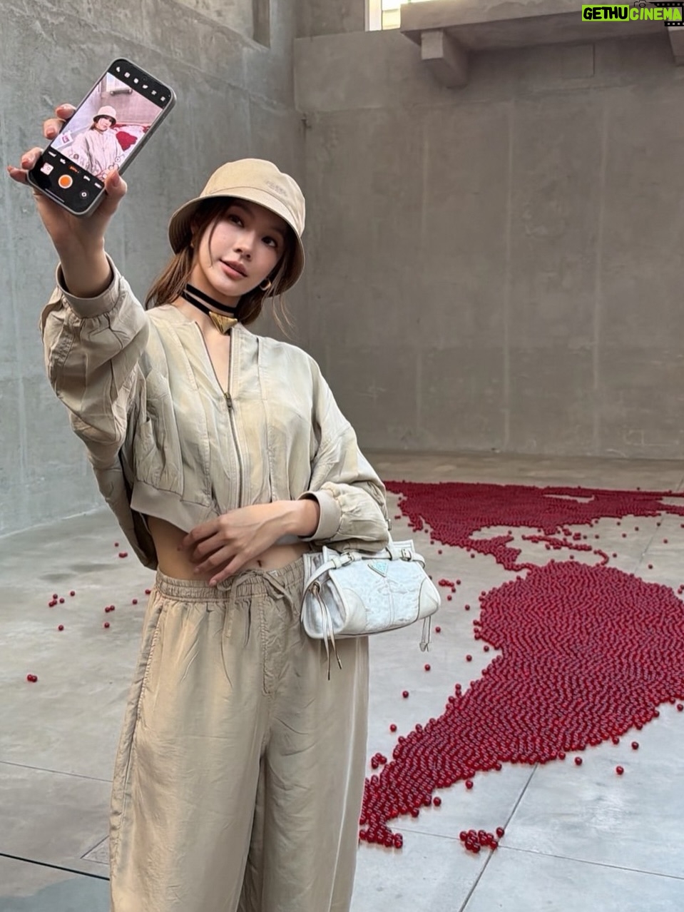 Tipnaree Weerawatnodom - 432.3K Likes - Wrapped in memories 🤍✨#PradaFW26 #Prada @prada