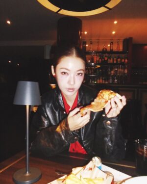Tipnaree Weerawatnodom Instagram - 🤘🏻❤️‍🔥🍕✨ #PradaFW26 #Prada @prada