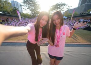 Tipnaree Weerawatnodom Instagram - สนุกมากกับงาน Sunsilk Sway Run Club 🏃‍♀️✨
ขอบคุณทุกคนที่มาวิ่งและสร้างบรรยากาศน่ารัก ๆ ด้วยกันนะคะ
อยากผมซิลค์พลิ้วสะบัดต้อง Sunsilk Smooth and Manageable เลย
ผมนุ่มลื่น พลิ้วสวย วิ่งสะบัดแรงแค่ไหนผมก็ยังสวยอยู่💖
#SunsilkThailand
#SunsilkSwayRunClub
#SunsilkxNamtanFilm
#ซันซิลผมซิลค์พลิ้วสะบัด