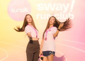 Tipnaree Weerawatnodom Instagram - สนุกมากกับงาน Sunsilk Sway Run Club 🏃‍♀️✨
ขอบคุณทุกคนที่มาวิ่งและสร้างบรรยากาศน่ารัก ๆ ด้วยกันนะคะ
อยากผมซิลค์พลิ้วสะบัดต้อง Sunsilk Smooth and Manageable เลย
ผมนุ่มลื่น พลิ้วสวย วิ่งสะบัดแรงแค่ไหนผมก็ยังสวยอยู่💖
#SunsilkThailand
#SunsilkSwayRunClub
#SunsilkxNamtanFilm
#ซันซิลผมซิลค์พลิ้วสะบัด