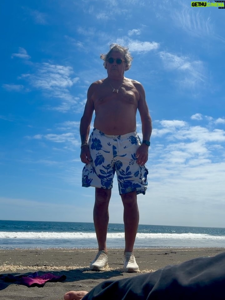 Tita Ureta - 48.5K Likes - LO NECESITABA, estar en familia me da paz ✨
Un merecido descanso en @casa_punta_puertecillo un verdadero paraíso para venir a relajarme con los míos. Les paso el dato de la Ale @akatz.propiedades que siempre tiene buenos datos para venir a desconectarse. Sigan a ambas cuentas, así se inspiran en su próxima escapada :)