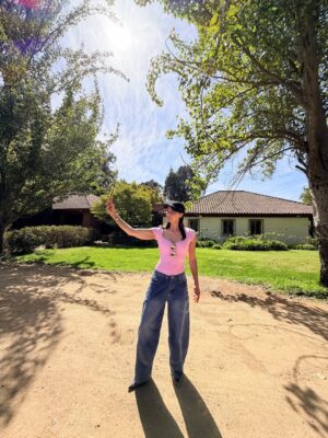 Tonka Tomicic Instagram - ¡Se termina el verano! ☀️ 
Fin de semana de 🍇 y Rio Claro en Molina. 
El trabajo siempre se siente mejor cuando es con familia y amigos ❤️

Muchas gracias @municipalidaddemolina por estos días en contacto con su tierra y gente 😍