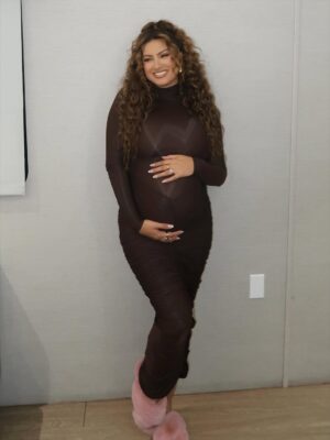Tori Kelly Instagram - pregnancy brain might’ve gotten the best of me but hey, at least i had fun & felt cute lol🙈🤎 @celebritywheeloffortune @bigsean @2chainz
