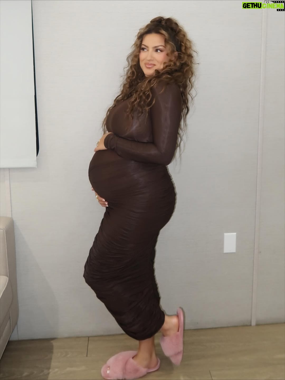 Tori Kelly - 153.4K Likes - pregnancy brain might’ve gotten the best of me but hey, at least i had fun & felt cute lol🙈🤎 @celebritywheeloffortune @bigsean @2chainz