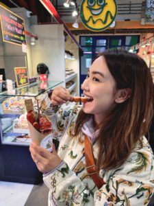 Actress Tracy Chu HD Photos and Wallpapers December 2025