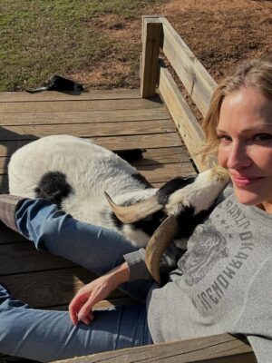 Tricia Helfer Instagram - Priorities after a trip.  Cuddles first!
