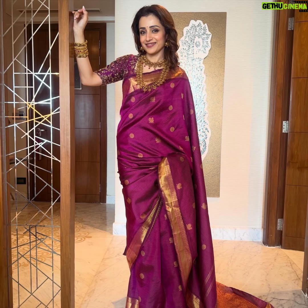 Trisha - 1.5 Million Likes - Out and about✨💖 

@pothysofficial 
@grtjewellers 
@harshene.ravichandar 
@shaktitripathi 
@uspawar3 
@rohini_hairstylist