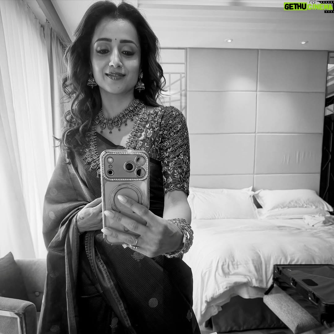 Trisha - 1.5 Million Likes - Out and about✨💖 

@pothysofficial 
@grtjewellers 
@harshene.ravichandar 
@shaktitripathi 
@uspawar3 
@rohini_hairstylist