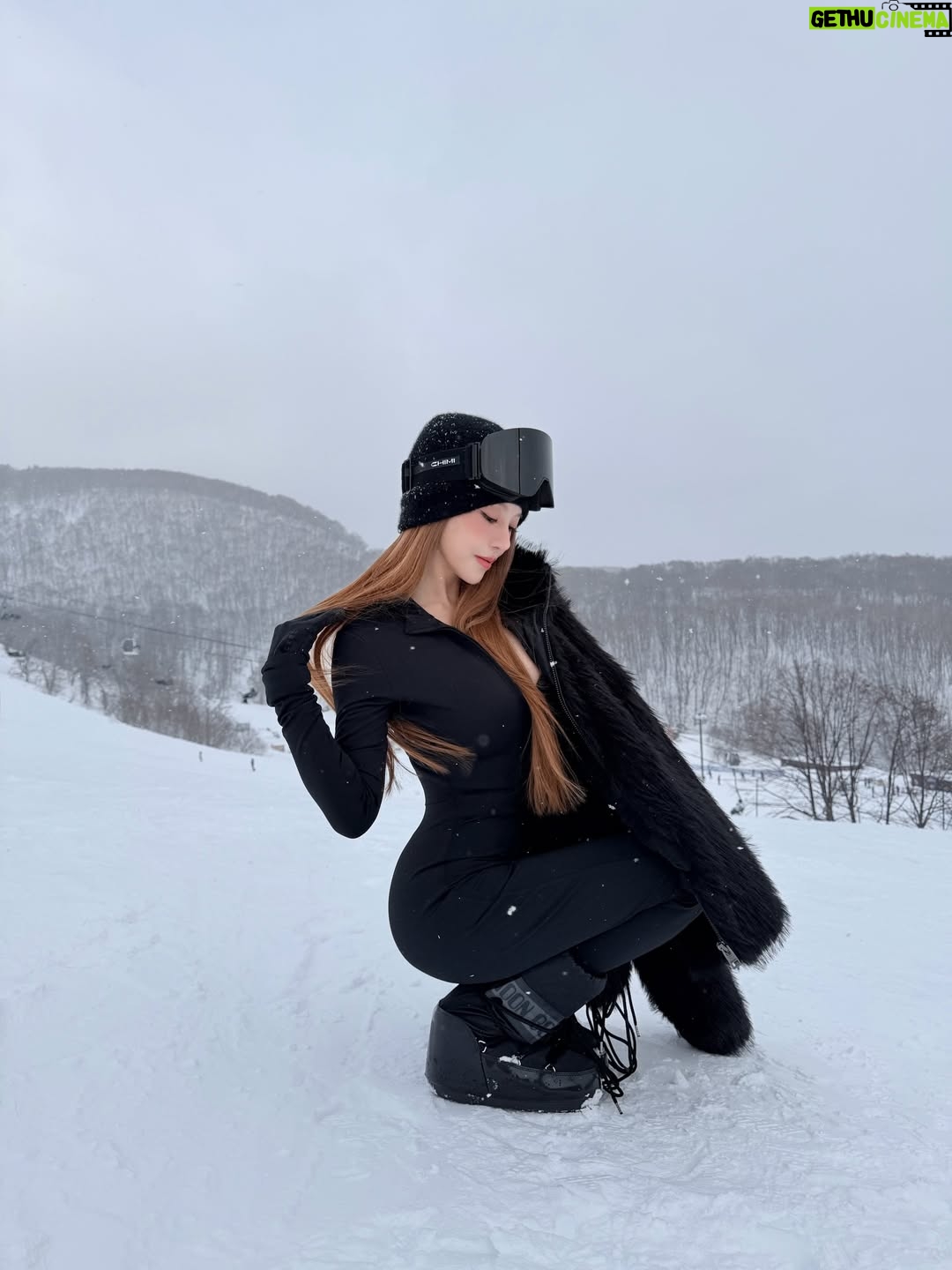 Tsai Jui-hsueh - 28.1K Likes - 滑雪前先拍照🐶🙌🏻🩶

👓 @chimi
