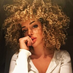 Tuana Tezsay Instagram - 2016 yılına geri dönüş yapıyomuşuz🥹 üniversite birinci sınıf zamanları 10 sene nasıl geçmiş olabilir inanamıyorum….