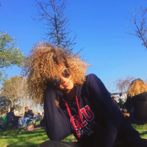 Tuana Tezsay Instagram - 2016 yılına geri dönüş yapıyomuşuz🥹 üniversite birinci sınıf zamanları 10 sene nasıl geçmiş olabilir inanamıyorum….