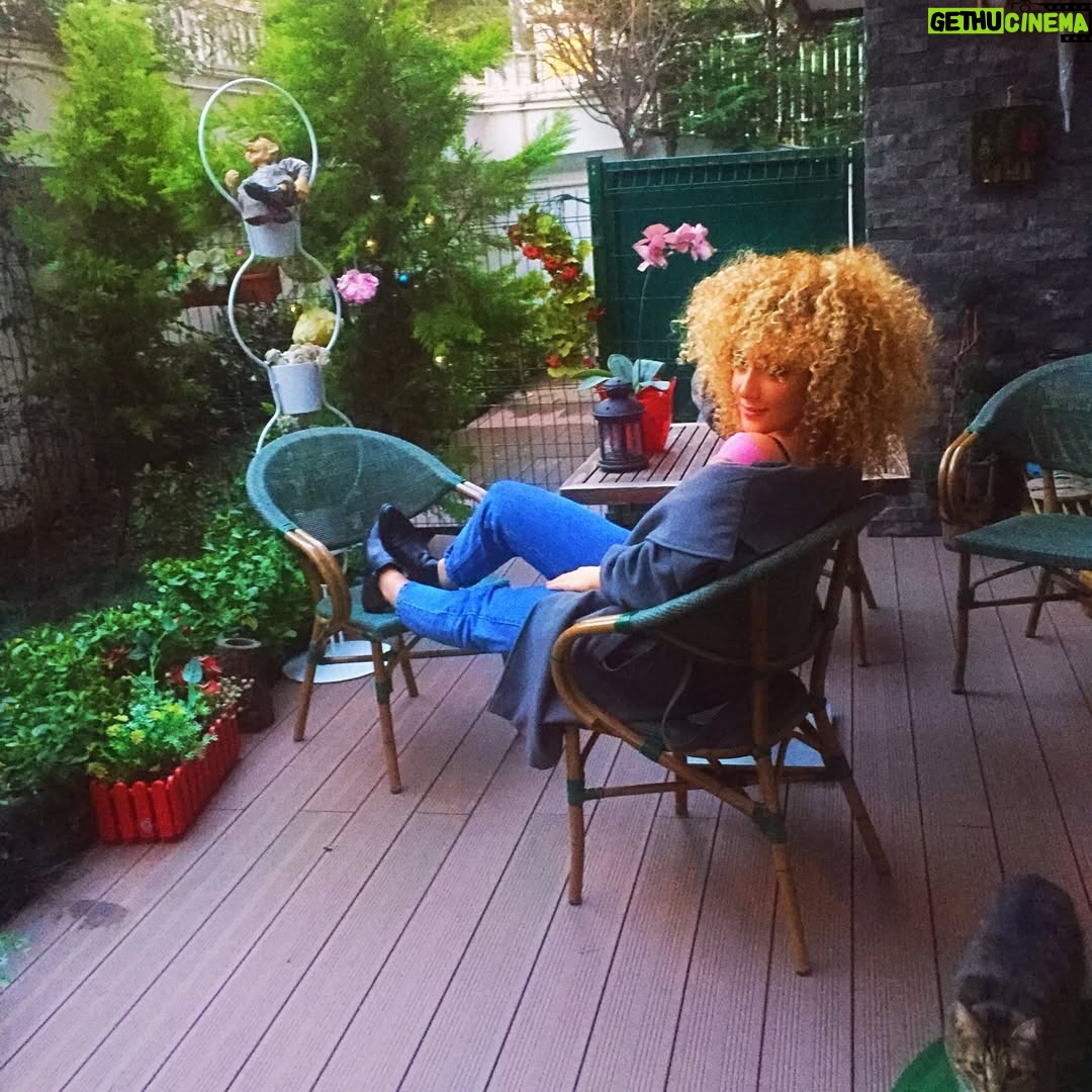 Tuana Tezsay - 3 Likes - 2016 yılına geri dönüş yapıyomuşuz🥹 üniversite birinci sınıf zamanları 10 sene nasıl geçmiş olabilir inanamıyorum….