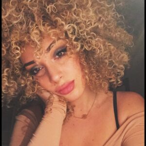 Tuana Tezsay Instagram - 2016 yılına geri dönüş yapıyomuşuz🥹 üniversite birinci sınıf zamanları 10 sene nasıl geçmiş olabilir inanamıyorum….